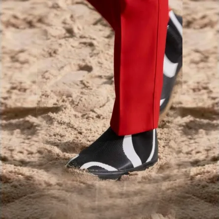 موديلات أحذية عملية للرجل من مجموعات صيف 2022 من بربري Burberry