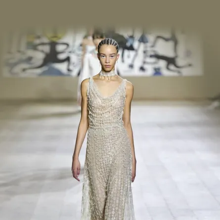 فستان خطوبة ناعم من ديور Dior