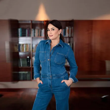 هند صبري بجمبسوت من الجينز