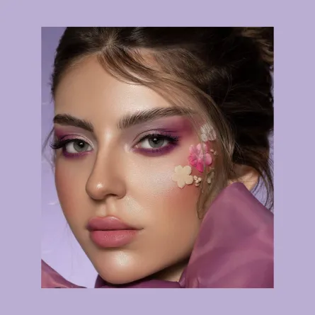 دمج اللون الزهري والبنفسجي باسلوب اريج ابراهيم -الصورة من حسابها على الانستغرام