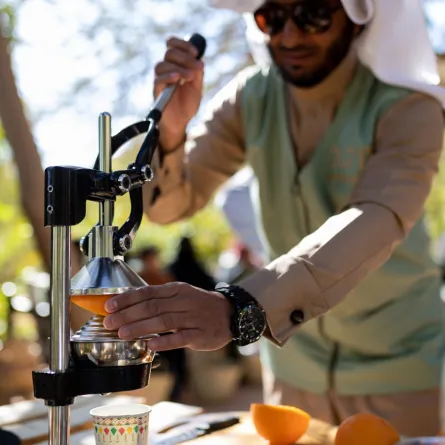 العلا تقدم لأول مرة تجربتين تفاعليتين للزراعة والبناء الطيني