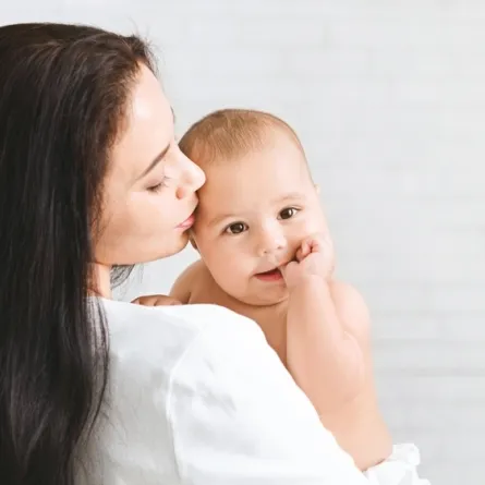 انحراف العين عند الأطفال