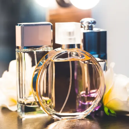 طرق جعل رائحة العطر تدوم طويلاً