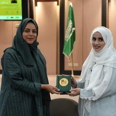 لقاء ثقافي في مكتبة الملك عبدالعزيز العامة _ الصورة من حساب مكتبة الملك عبدالعزيز العامة على تويتر