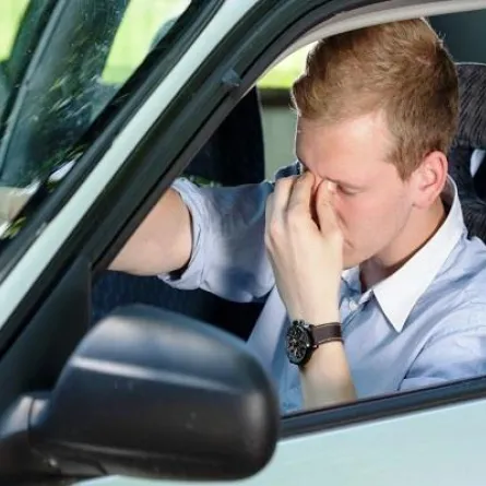 التفسير العلمي لظاهرة النعاس وراء مقود السيارة