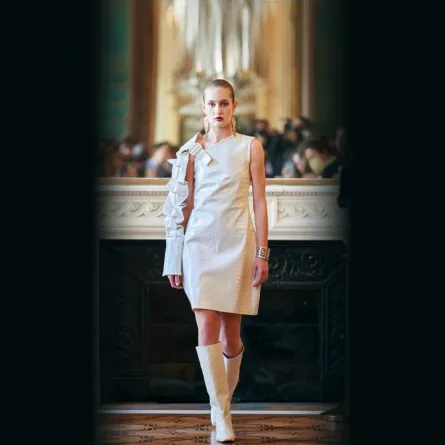 موديلات فساتين جلد قصيرة لربيع 2022 من فلاينغ سولو  Flying Solo