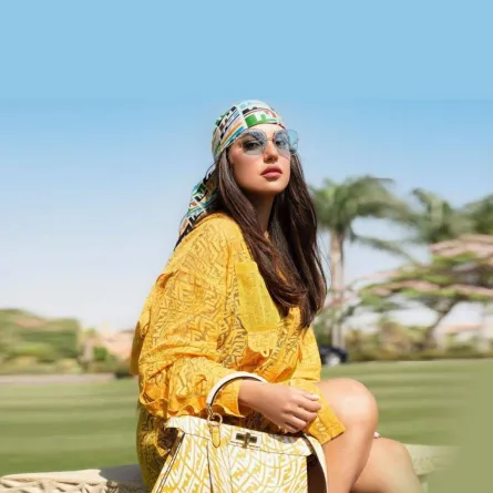 درة زروق بحقيبة يد من فيندي Fendi 