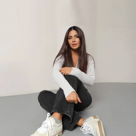 ديما الأسدي بحذاء رياضي من فيندي Fendi    