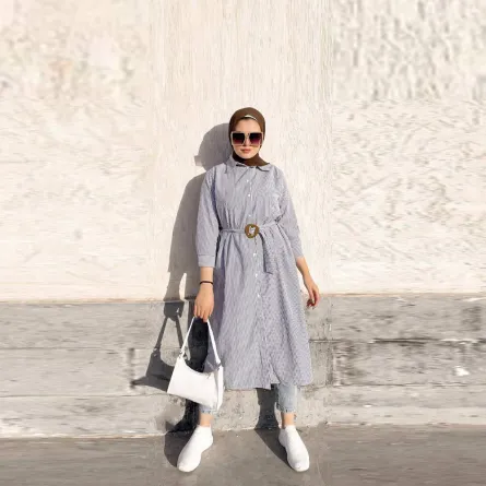 كاميليا عصام بفستان كاجوال مخطط