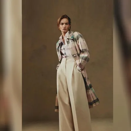 سراويل فضفاضة عصرية من عروض ربيع وصيف 2022