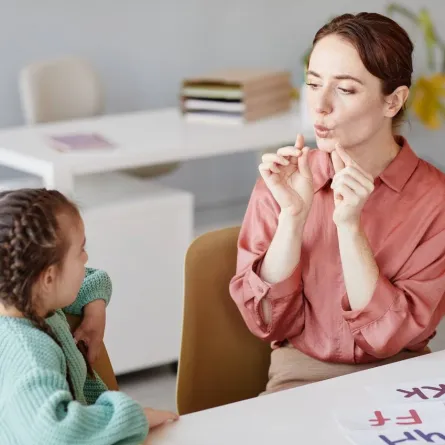 صورة لتعليم الكلام