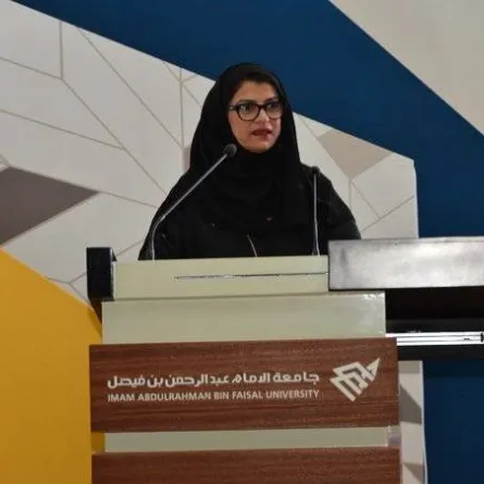 عميدة كلية التصاميم دكتورة مي شكري