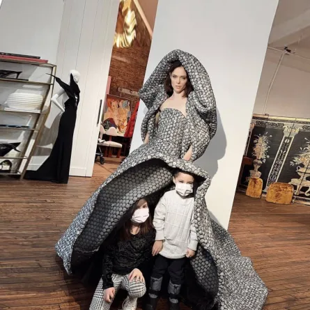 في يوم المرأة العالمي أشهر عارضات الأزياء الأمهات