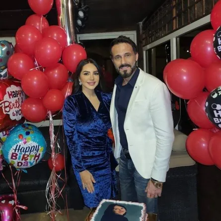 يوسف الشريف يحتفل بيوم ميلاد زوجته إنجي علاء - الصورة من حسابه على انستغرام