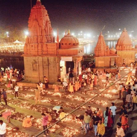 صورة إضاءة أكثر من 11 مليون مصباح