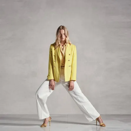 سترة البليزر لإطلالة أنيقة