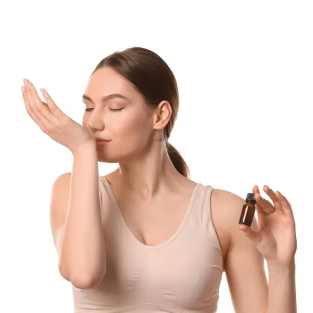زيوت عطرية تساهم بالتخفيف من حدّة التوتر والقلق لديكِ