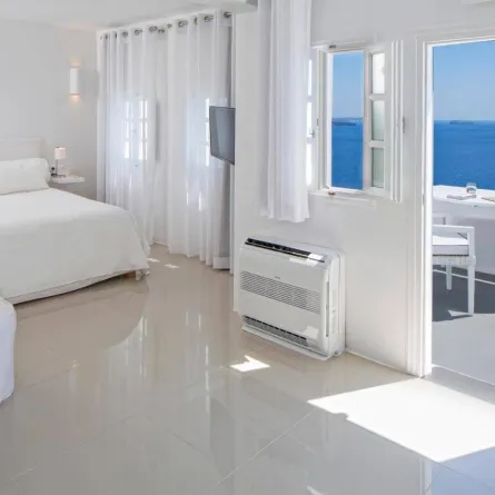 3 فنادق في سانتوريني مثالية لشهر العسل