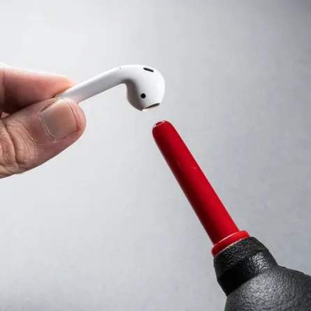  بطريقة سهلة... أفضل الخطوات لتنظيف سماعات الايفون