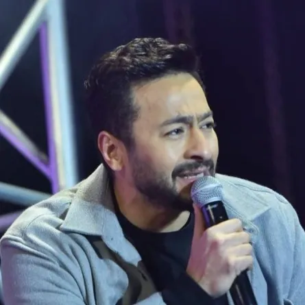 الفنان حمادة هلال - صورة من صفحته على " فيسبوك"