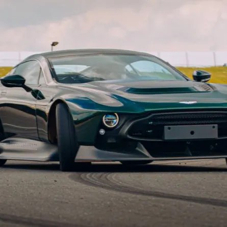 استون مارتن فيكتور