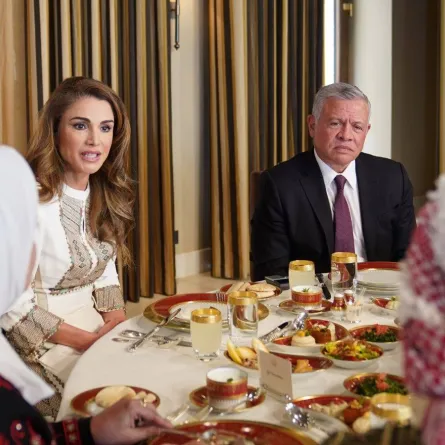 لقاء الملك عبدالله والملكة رانيا بالسيدات الأردنيات- الصورة من تويتر البيت الملكي الهاشمي