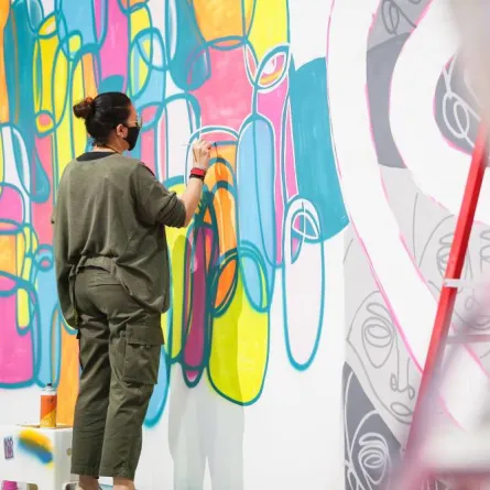 معرض فنون العالم في دبي