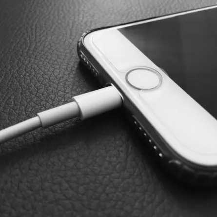 اكتشفها... 5 طرق لإصلاح هاتف أيفون لا يشحن