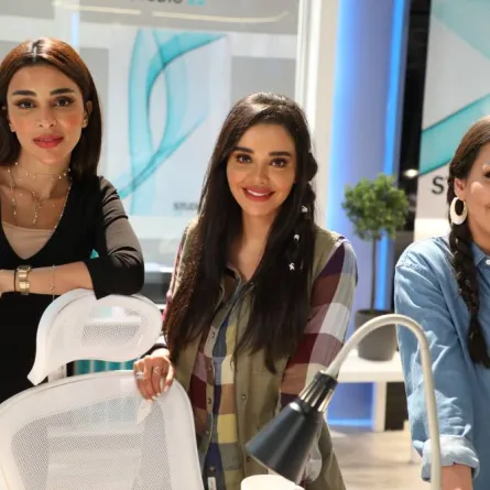 هبة الحسين والعنود سعود وتغريد الهويش في مسلسل ستوديو 22 الذي سيتم عرضه على شاشة mbc1 في رمضان القادم - الصورة من المسؤول الإعلامي لمجموعة الـmbc
