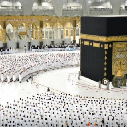 الحج والعمرة تؤكد إلغاء التحقق من حالة التحصين لدخول الحرمين