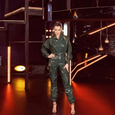 إطلالات كارلا حداد