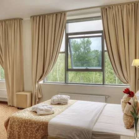 الفرق بين مسميات غرف الفندق