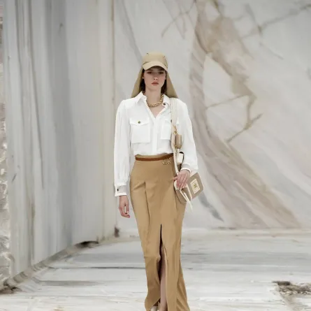 إكسسوارات بدرجات النيود