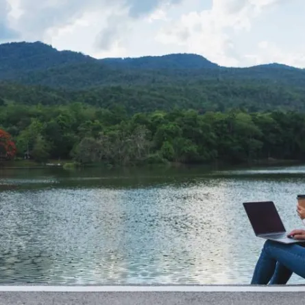 توفير شواحن للأجهزة الإلكترونية