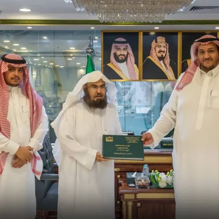 الرئيس العام يدشن دليل حصر الخدمات النسائية بالحرم المكي الشريف لعام 1443هـ 2022م