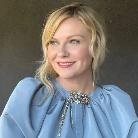 النجمة Kirsten Dunst -الصورة من حساب خبيرة المكياج Pati Dubroff على انستغرام