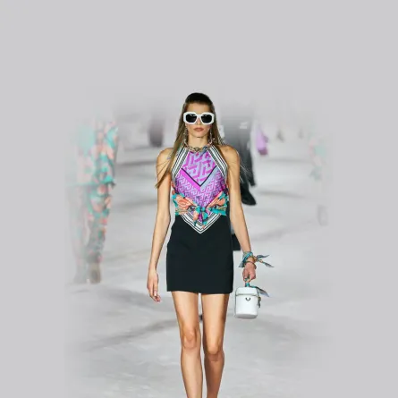 إكسسوارات باللون الأبيض