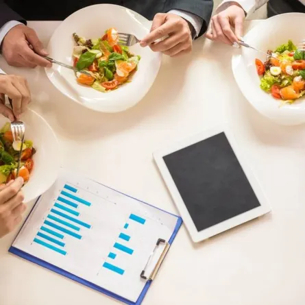 إتيكيت عشاء العمل في نقاط واضحة 