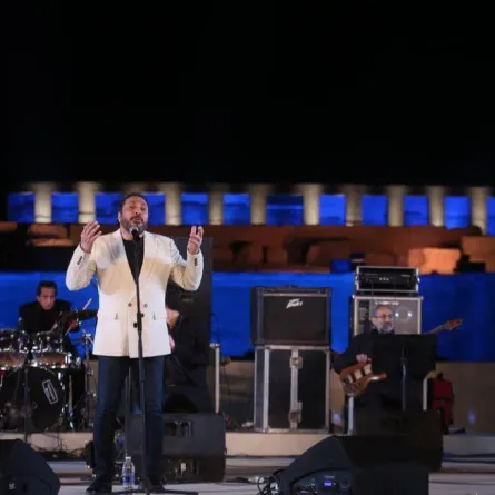 علي الحجار من حفلات مهرجان أبيدوس الفني - الصورة من الصفحة الرسمية لدار الاوبرا المصرية على الفيسبوك