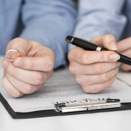 الأحوال الشخصية توضح شروط فسخ عقد الزواج