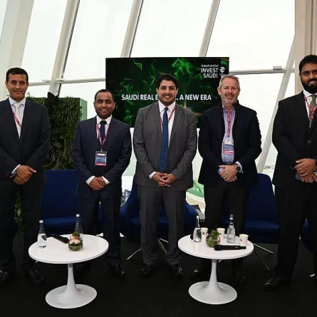 البلدية والإسكان تستعرض استراتيجيتها لصناعة التطوير العقاري والفرص الاستثمارية بالمعرض الدولي للعقار بفرنسا