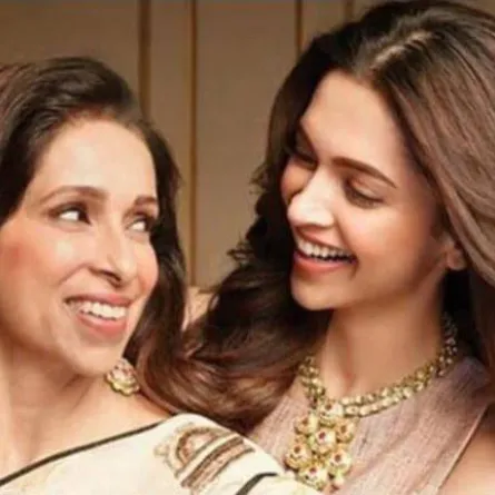 ديبيكا بادكون ووالدتها- الصورة من موقع India Today