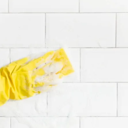 حيل للعناية بنظافة الأسطح والأرضيّات السيراميك في المطبخ