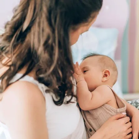 صورة لأم وطفلها