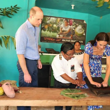 كيت ميدلتون تصنع الشيكولاتة- الصورة من موقع Royal Central