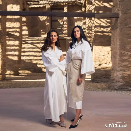 من اليمين عائشة عبد الملك وأمينة العباسي 