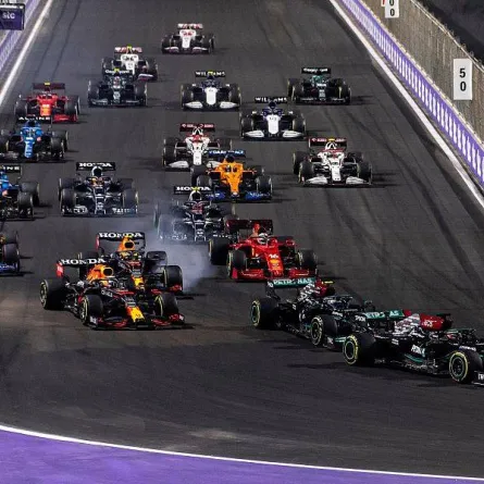 حلبة كورنيش جدة تشهد انطلاق سباق جائزة السعودية الكبرى - الصورة من واس