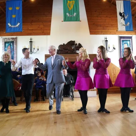 رقص الأمير تشارلز وكاميلا- الصورة من موقع People