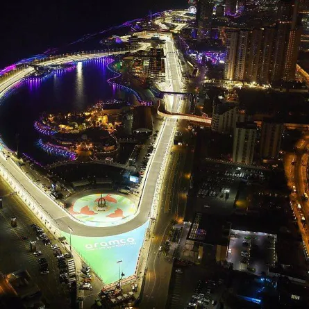 حلبة كورنيش جدة تشهد انطلاق السباق الرسمي لجائزة السعودية الكبرى - الصورة من واس