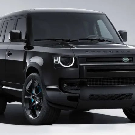 لاند روفر تحتفل بالذكرى الـ60 لمشاركتها في بطولة العميل 007  